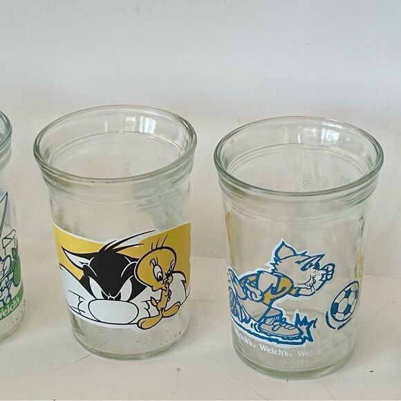 6 Welch's Grape Jelly Jar Cups Vintage Nostalgia Cups 
Looney Toons Characters - Picture 7 of 8